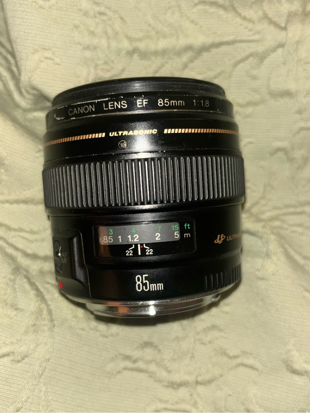 Canon 85mm f/1.8 EF Prime Lens in Black with Gold Trim